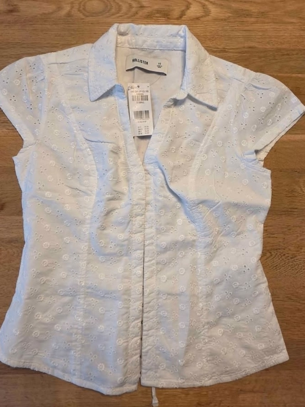 Hollister White Eyelet Short Sleeve Collared Button-Up Top